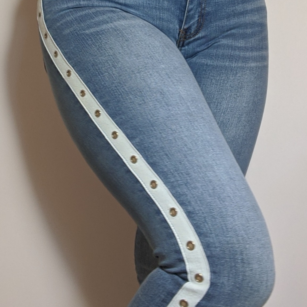 FashionNova blue jeans with white details